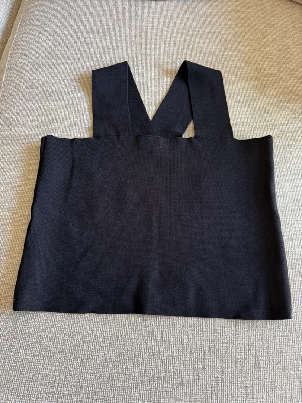 House of Harlow 1960 Black Square-Neck Crop Camisole old money elegant